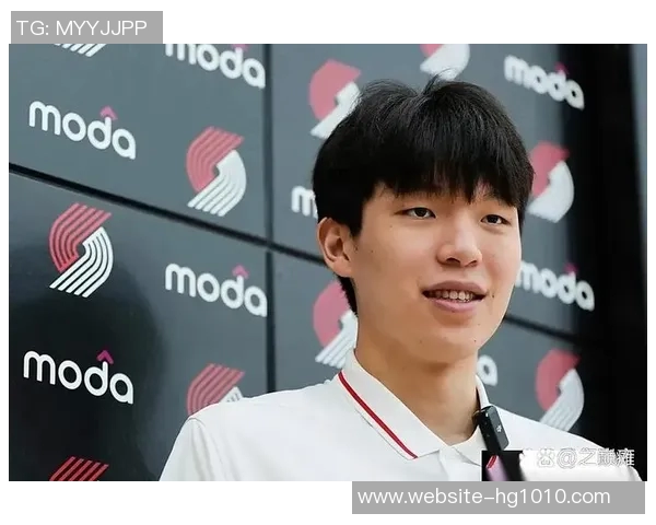 开拓者前线记者小傅期待小杨在篮球场上展现真实自我的那一天 开拓者前线记者小傅期待小杨在篮球场上展现真实自我的那一天