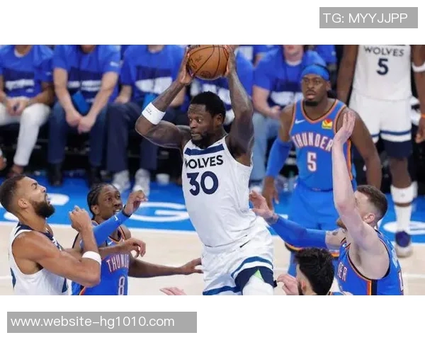 兰德尔表现出色11投7中斩获21分8助攻三分球命中率高达50 兰德尔表现出色11投7中斩获21分8助攻三分球命中率高达50